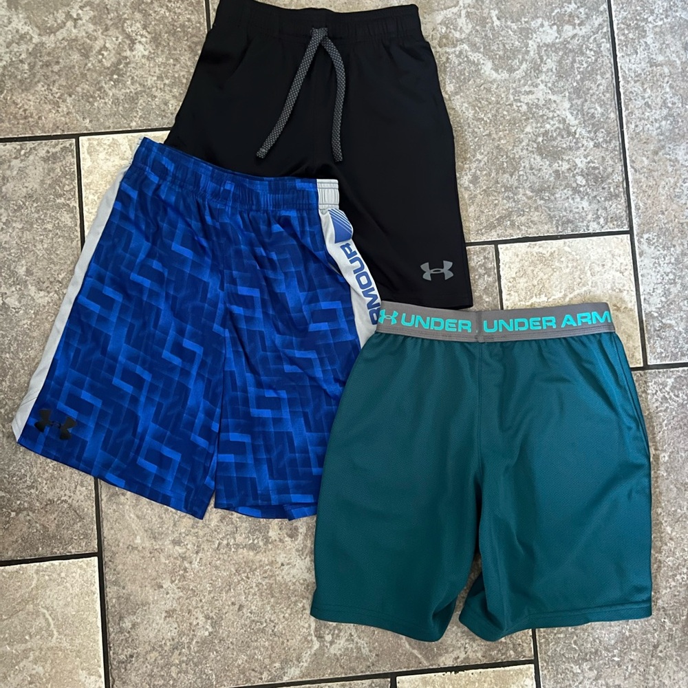 Under Armour Boys Size small shorts.